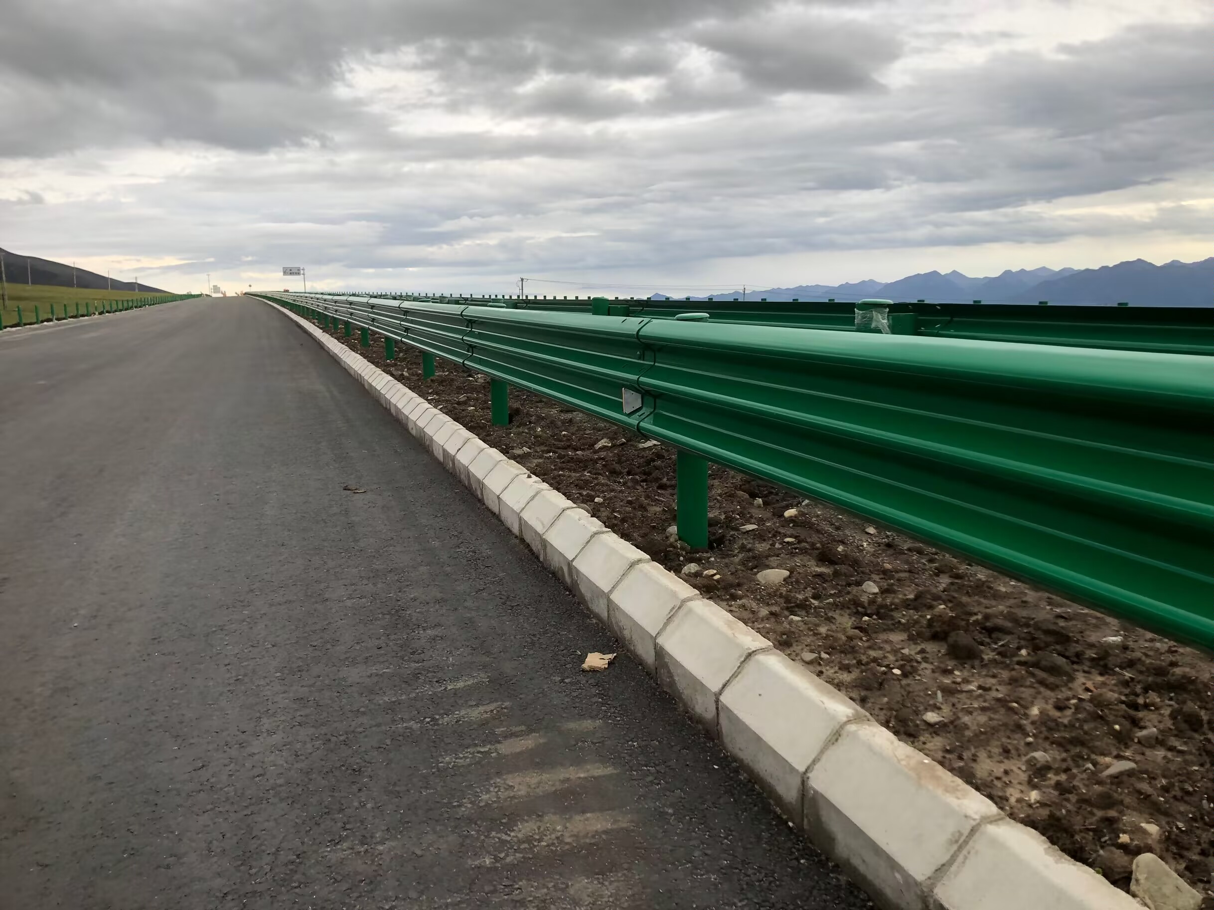 南岗区乡村公路波形护栏波形护栏板 - 推荐